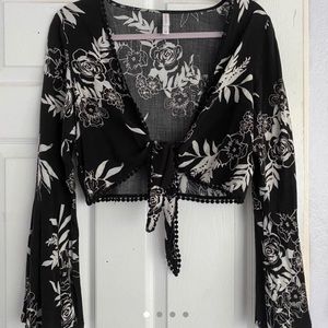 FLORAL CROP TIE TOP